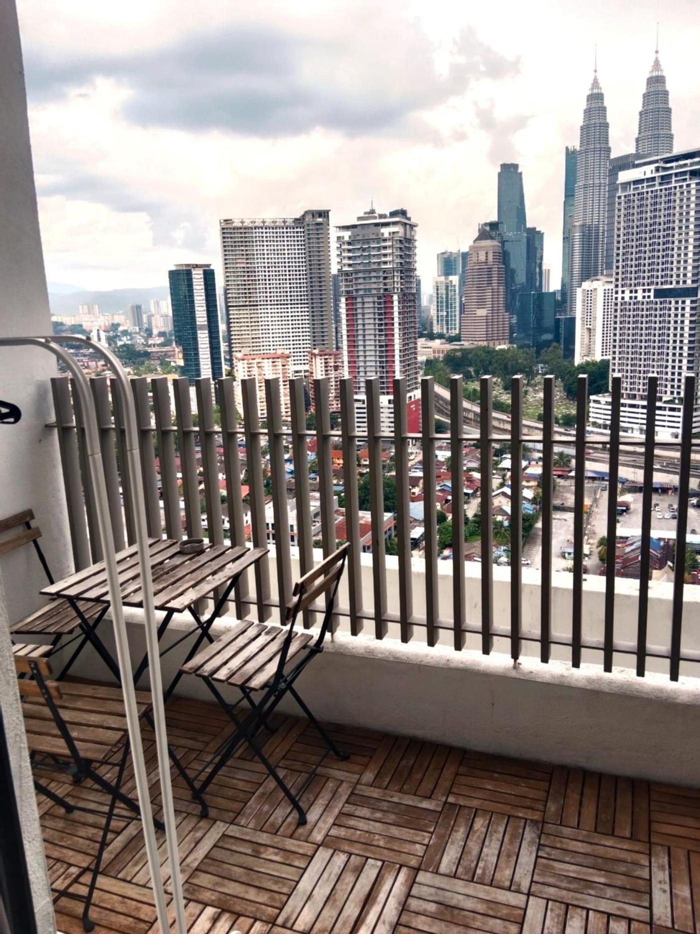 The Colony Klcc View By Nzv Apartment Куала Лумпур Екстериор снимка