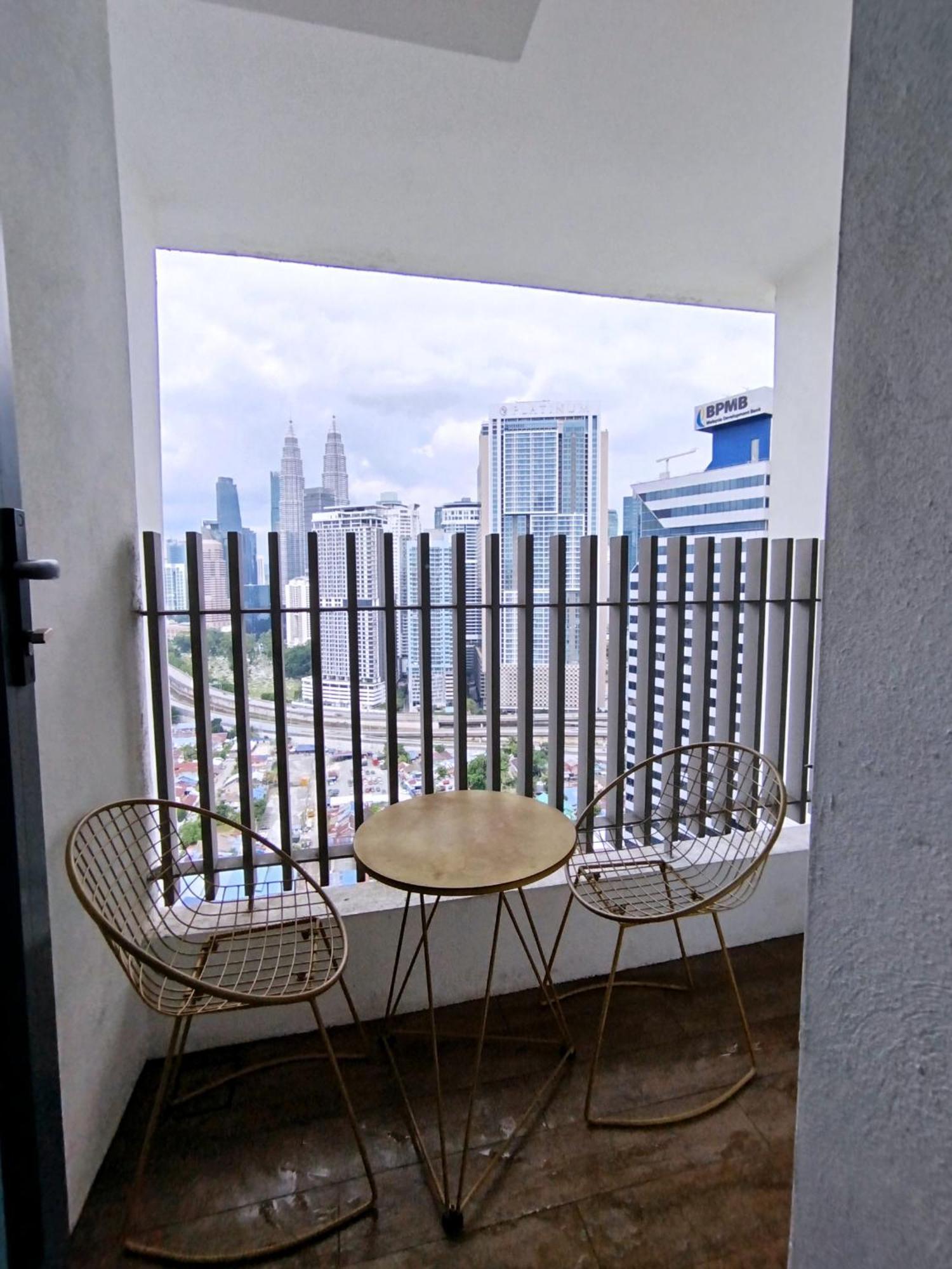 The Colony Klcc View By Nzv Apartment Куала Лумпур Екстериор снимка